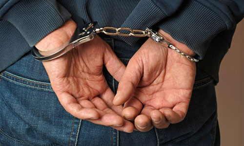 Bo nhan tam nem 4 dua con tu ban cong xuong dat