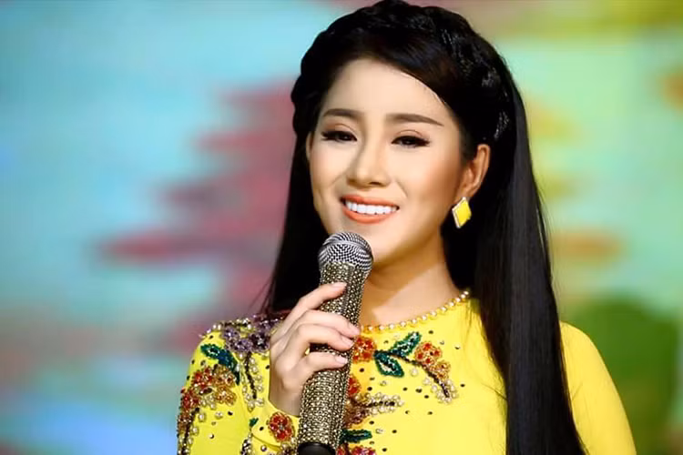 Sau 4 năm bước chân vào showbiz, Tố My ngày càng đẹp mặn mà.