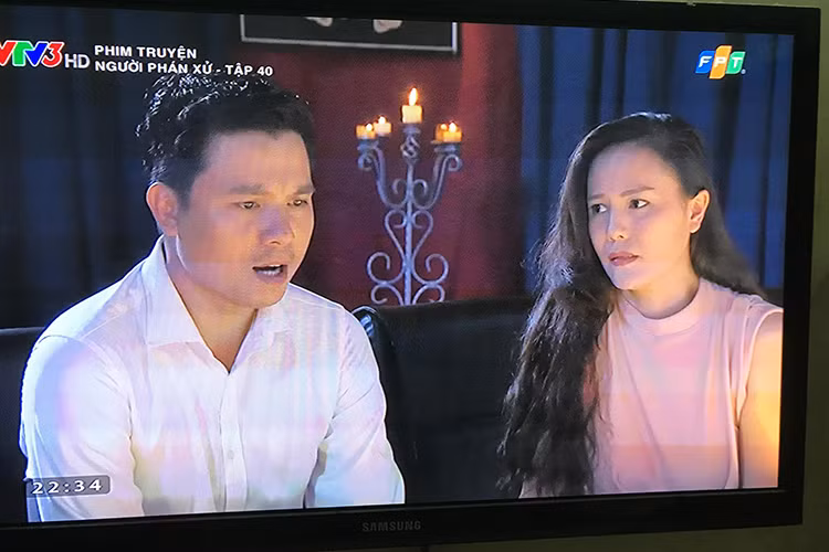 Trước "Những cô gái trong thành phố", cô từng đóng 2 bộ phim truyền hình đình đám "Người phán xử" và "Khi đàn chim trở về".