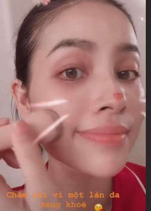 Gần đây, Phạm Hương lấn sân kinh doanh giống như nhiều mỹ nhân Việt khác.