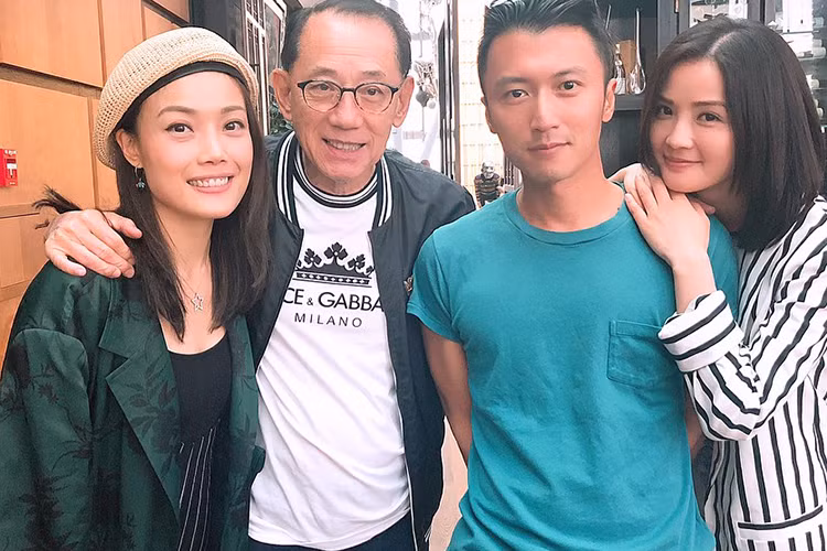 Nữ ca sĩ còn được ông trùm xã hội đen Dương Thụ Thành nâng đỡ khi mới bước chân vào showbiz.