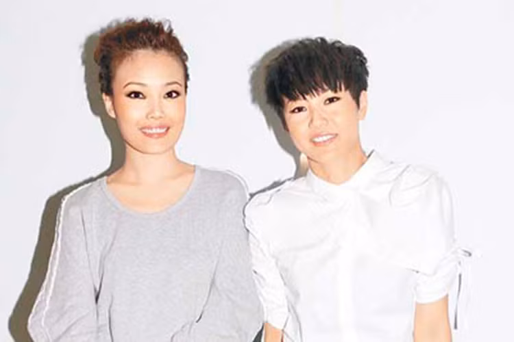 Cô gái vạ miệng trong scandal của Seungri từng vướng tin đồn tình cảm với nữ ca sĩ đồng tính Hà Vận Thi. Ảnh: Người lao động