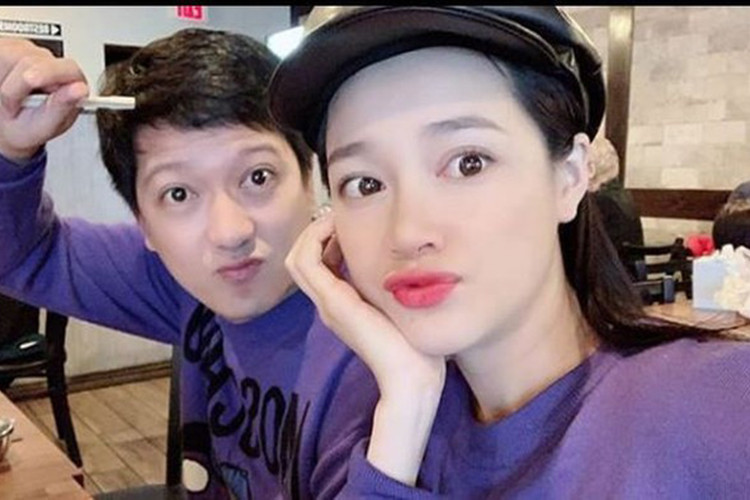 Cặp đôi thỏa mái chia sẻ hình ảnh bên nhau sau đám cưới. Trước đây, cả hai vốn hạn chế đăng tải khoảnh khắc bên nhau.