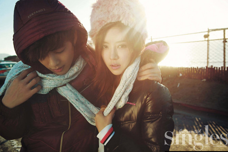 Năm 2014, cặp đôi bất ngờ tuyên bố chia tay khiến người hâm mộ tiếc nuối. Ảnh: Singles