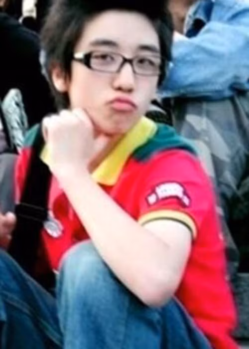 Chỉ sau 2 năm gia nhập nhóm Big Bang, Seungri đã giúp được bố mẹ mua một căn nhà ở quê. Ảnh: Twitter