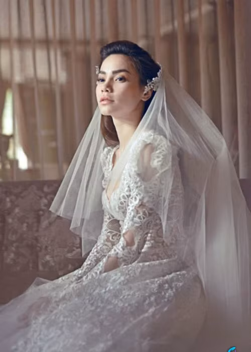 Thời còn mặn nồng với Cường Đô la, Hà Hồ chưa làm cô dâu đích thực. Ảnh: Gia đình Việt Nam