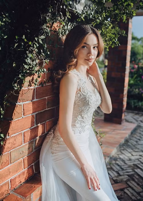 Nữ ca sĩ thường làm cô dâu lẻ bóng trong các bộ ảnh hay trên các sàn diễn. Ảnh: Đoàn Anh Tuấn