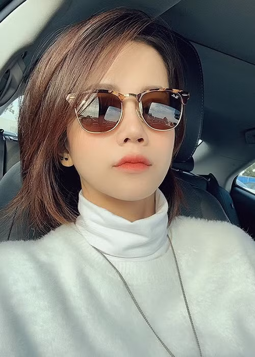 Người tình tin đồn của Kiều Minh Tuấn cũng thường đăng tải những dòng tâm sự khá hài hước.