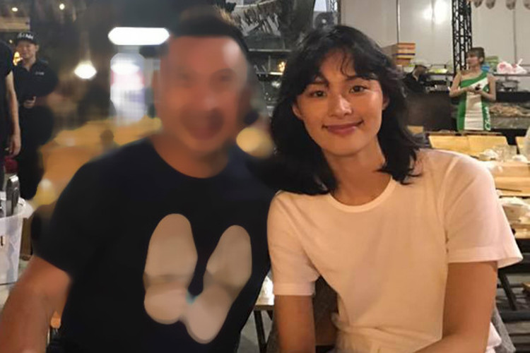 Vào đầu năm 2017, giữa ồn ào chia tay Cường Đô la, Hạ Vi trông gầy gò, đen, thô cùng mái tóc không hợp khuôn mặt.