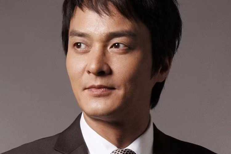 Không chỉ nam thần tượng Hàn, nghệ sĩ gạo cội cũng vướng bê bối tình dục. Jo Min Ki là một ví dụ điển hình. Năm 2018, một nữ sinh viên Đại học Cheongju tố bị Jo Min Ki quấy rối trong thời gian ông giảng dạy tại đây. Ảnh: Tiền phong