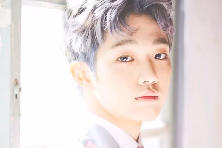 Năm 2017, Kyeongha bị cô gái kiện ra tòa. Kết quả, nam ca sĩ đã bị kết án 18 tháng tù giam, 3 năm tù treo và 40 giờ học về lạm dụng tình dục. Vì scandal, Kyeongha không chỉ vướng vòng lao lý mà còn buộc phải rời khỏi nhóm. Ảnh: Allkpop