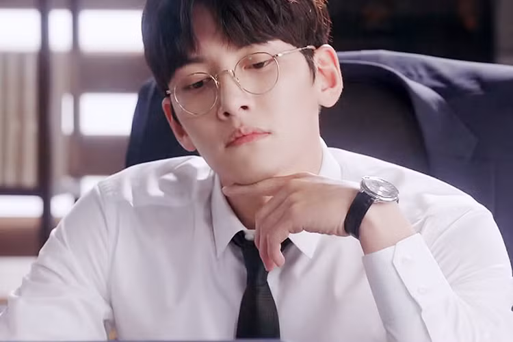 Lợi thế về ngoại hình giúp Ji Chang Wook tiến xa trong sự nghiệp diễn xuất. Ảnh: Twitter