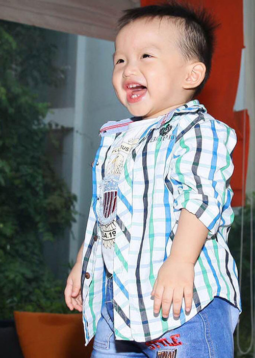 Trước khi đường ai nấy đi trong ồn ào, Bảo Duy và Phi Thanh Vân có một cậu con trai chung tên Tấn Đức.