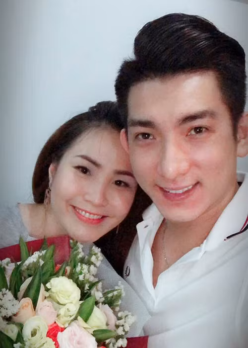 Sau khi ly hôn Phi Thanh Vân vào tháng 3/2017, Bảo Duy tái hôn với Thúy Oanh vào tháng 8 cùng năm.