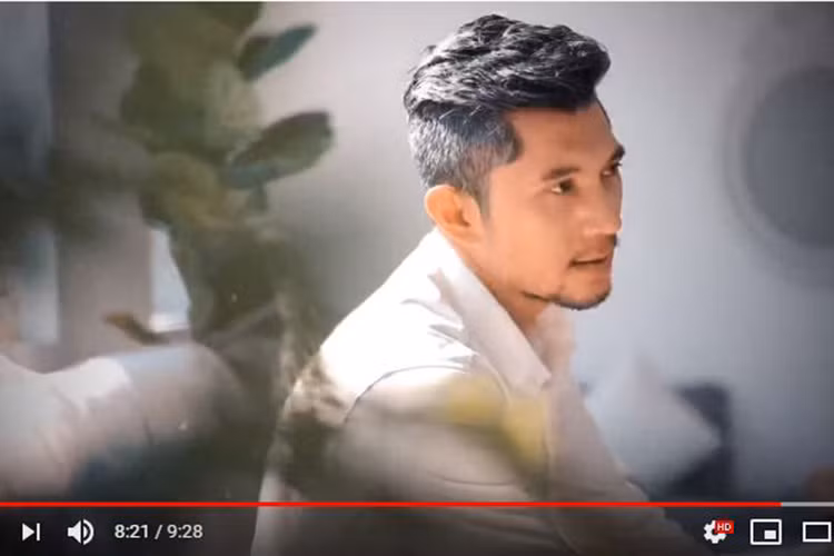 Mới đây, dân mạng xôn xao hình ảnh được cho là của Lương Bằng Quang sau 2 tuần phẫu thuật thẩm mỹ.