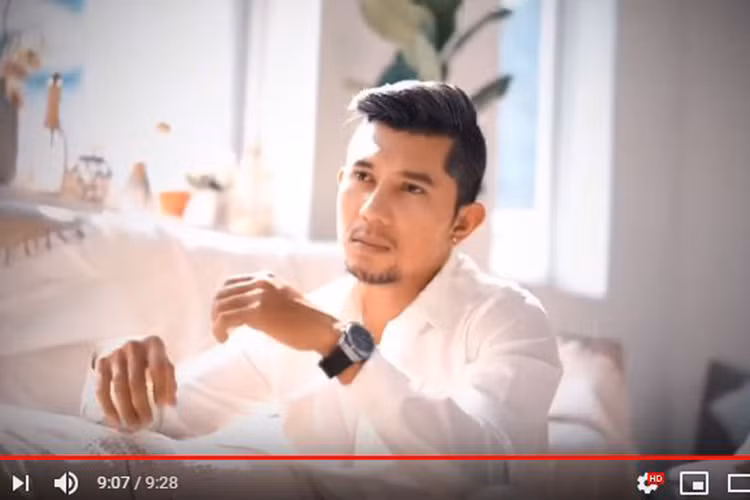 Nếu đây đúng là hình ảnh của Lương Bằng Quang sau dao kéo thì anh đã lột xác thành công.