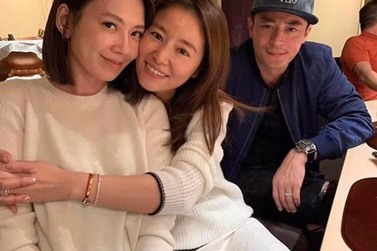 Lâm Tâm Như từng chia sẻ Hoắc Kiến Hoa là người yêu chiều con gái nên bé Cá Heo Nhỏ rất quấn bố.