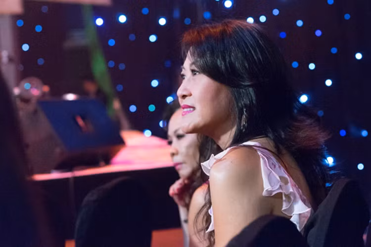 Sau 25 chung sống, vợ chồng nữ ca sĩ có với nhau 3 cô con gái. Ảnh: Zing