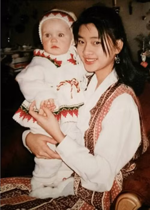 Càng lớn, Ngô Thanh Vân càng xinh đẹp. Trong ảnh là nàng đả nữ màn ảnh Việt tại Na Uy vào năm 16 tuổi. Ảnh: FBNV