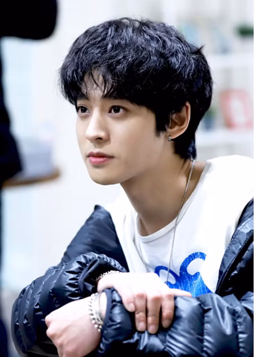 Jung Joon Young hiện nhận chỉ trích nặng nề từ phía công chúng trong nước sau khi bị phơi bày cuộc sống trụy lạc.