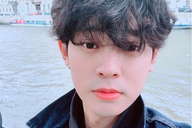 Năm 2016, nam ca sĩ từng bị bạn gái cũ kiện tội quay lén clip nhạy cảm giữa hai người. Tuy nhiên, Jung Joon Young khẳng định hành vi này đã được sự đồng ý của bạn gái và anh cũng đã xóa clip.