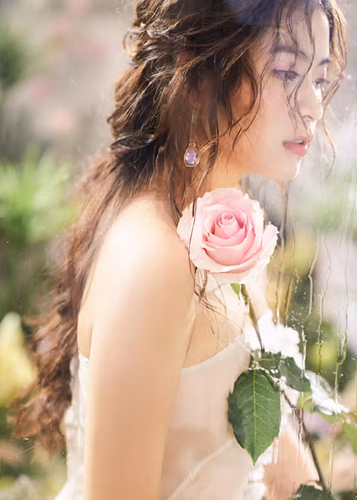 Tình cũ tin đồn của Vĩnh Thụy đẹp không tỳ vết trong các bộ ảnh thời trang.