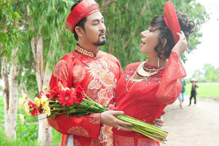 Cả hai thỏa mái diễn cảnh tình tứ trong các sản phẩm nghệ thuật. Ảnh: Lao động