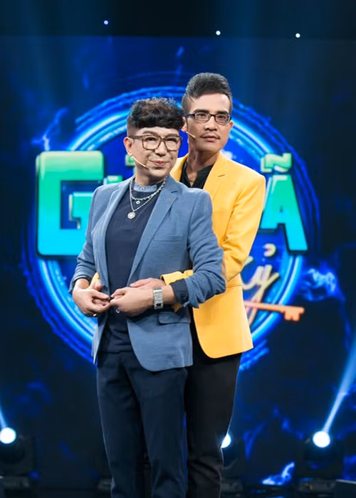 Ngoài đi hát, người tình tin đồn của Long Nhật còn đóng phim, làm MC. Ảnh: Dân Việt