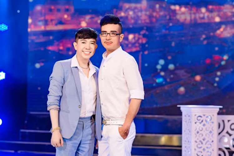 Theo Dân Việt, Vương Bảo Tuấn đã có gia đình, con trai cũng đã lớn. Ảnh: Tiếp thị gia đình