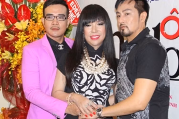 Than the it biet cua hai nguoi dan ong bi don yeu Long Nhat