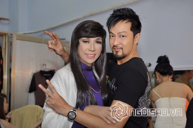 Tuy nhiên, theo một bài báo, người tình tin đồn của Long Nhật chỉ là chủ một cửa hàng nail tại Atlanta. Ảnh: Gia đình Việt Nam