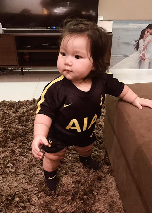 Chưa tròn một tuổi, bé Myla đã có chiều cao và cân nặng nhỉnh hơn các bạn cùng trang lứa.