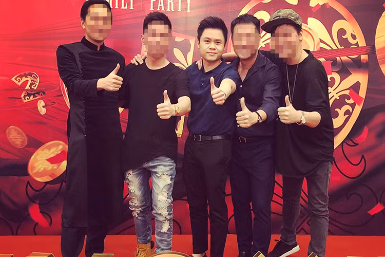 Sau khi nghi vấn chia tay Xuân Thảo, Phan Thành chăm viết status thả thính khiến dân mạng bàn tán xôn xao.