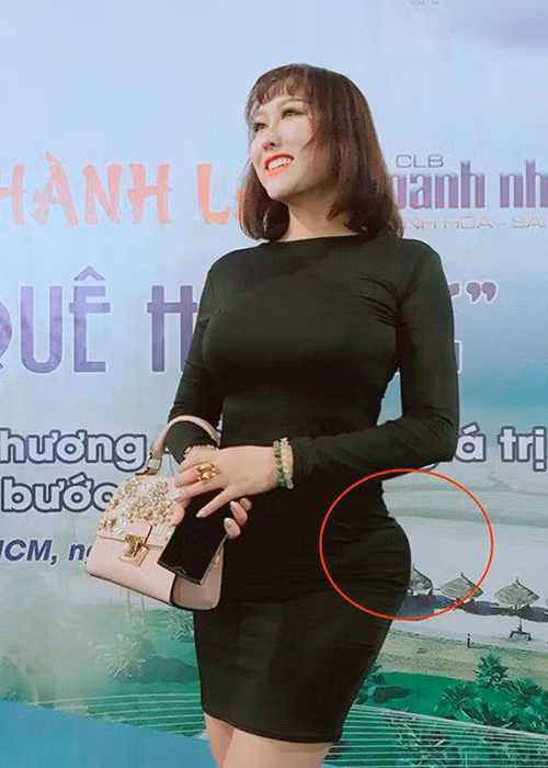 Từ sau ca đại phẫu thuật thẩm mỹ lần 3, Phi Thanh Vân liên tục khoe vòng 3 gần 1 mét nhưng điểm mạnh này của cô lại bị chê. Ảnh: Khám phá