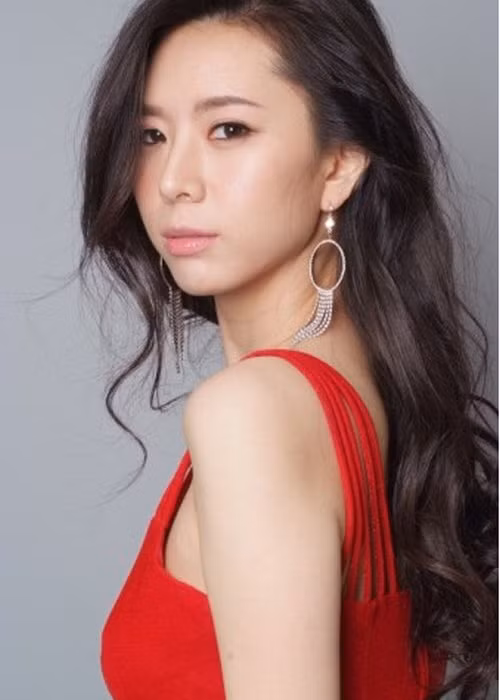 Yoon Ji Oh bước chân vào showbiz vào năm 2009 trong vai trò diễn viên. Được biết, cô cùng công ty quản lý với Jang Ja Yeon. Ảnh: Hancinema