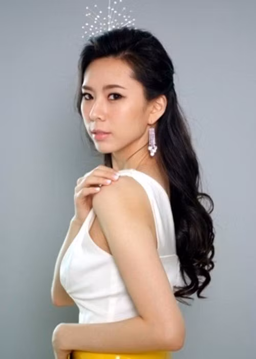 Sau vụ án của cô bạn thân, Yoon Ji Oh đóng 2 bộ phim nhưng không nhận được sự chú ý của khán giả. Ảnh: Hancinema