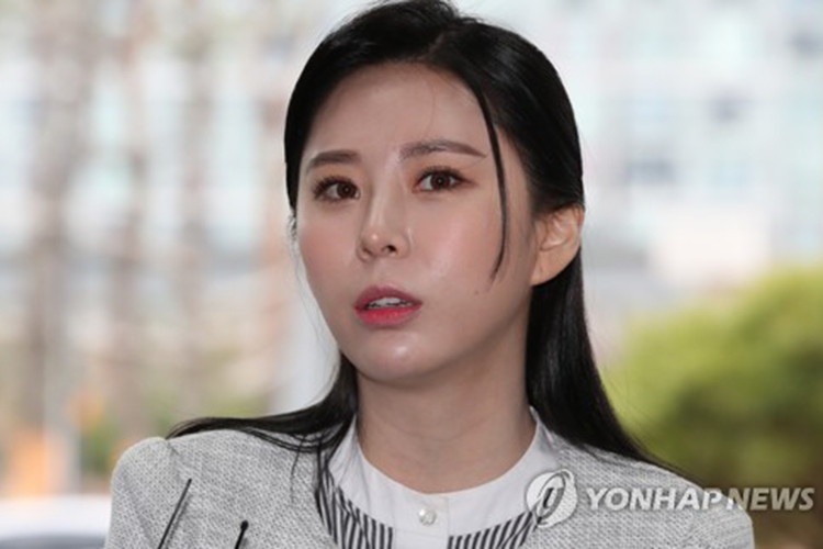 Tuy nhiên, Lee Mi Sook và Song Sun Mi đều nói không liên quan đến Jang Ja Yeon như lời nhân chứng nói. Ảnh: Yonhapnews