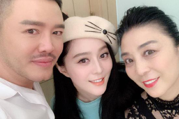 Theo những đồn đoán, Phạm Băng Băng tổ chức họp báo để công bố thông tin đám cưới với Lý Thần sau đó phía ê-kíp của cô sẽ tung loạt bài viết dùng chuyện đám cưới để giúp người đẹp tẩy trắng scandal. Ảnh: 163