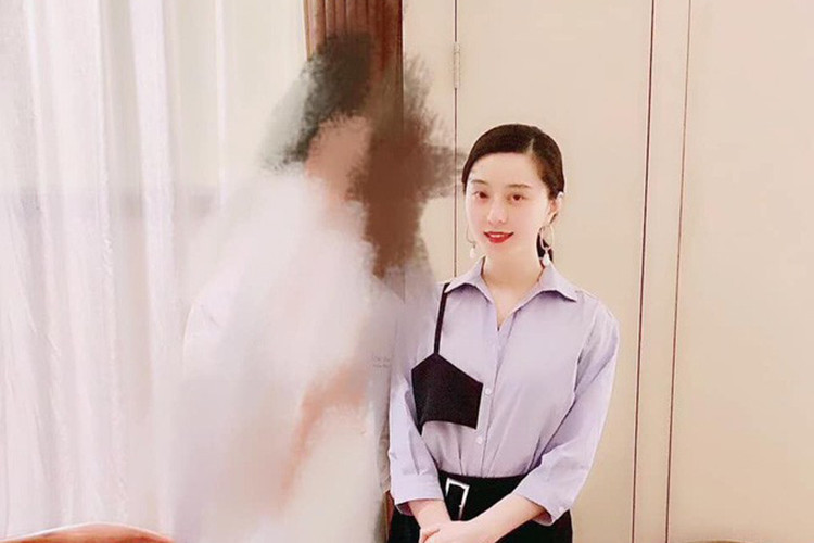 Hồi tháng 10/2018, Phạm Băng Băng bị phạt 130 triệu USD vì trốn thuế. Phía dư luận xứ Trung tẩy chay người đẹp trở lại showbiz. Ảnh: QQ