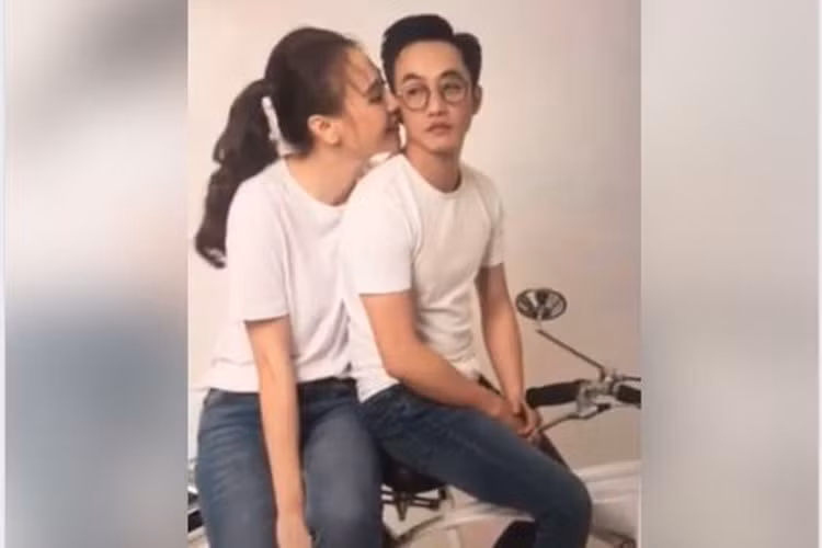 Từ một người kín đáo, Cường Đô la thỏai mái chia sẻ cuộc sống đời thường của mình sau khi gắn bó với Đàm Thu Trang.