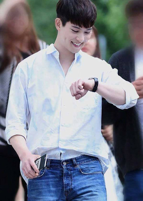 Thành viên nhóm CNBlue từng đốn tim người hâm mộ trong vai chàng thanh niên hiền lành, dễ thương trong "Phẩm chất quý ông".