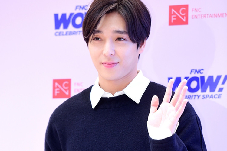 Trong 12 năm bước vào showbiz, Choi Jong Hoon gần như sạch scandal cho đến khi bê bối của Seungri bị khui ra. Ảnh: Dispatch