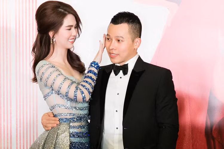 Tên tuổi của Khắc Tiệp gắn liền với Ngọc Trinh khi chính anh đã đưa chân dài gốc Trà Vinh này thành nữ hoàng nội y.