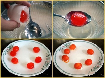  Bước 4: Đập trứng muối vào bát, tách riêng lòng đỏ với lòng trắng. Rồi mang lòng đỏ đi hấp khoảng 10 phút cho chín.