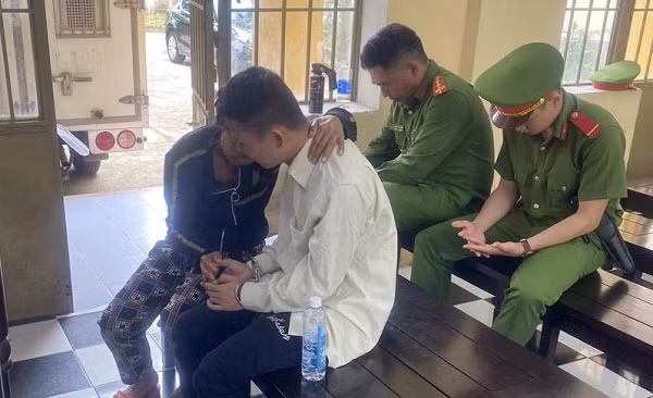 Bi chui con khong cha, thanh nien dam hang xom trong thuong