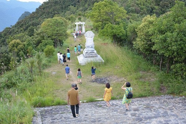 Dung de nhung dieu vun vat lam Bach Ma mat diem