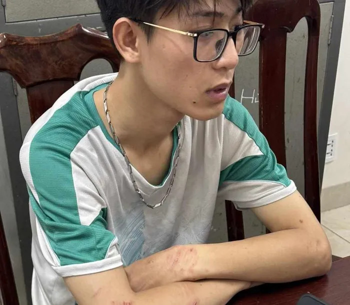 Nam thanh niên đâm chết người chỉ vì món nợ 300 nghìn đồng - Hình 2 Nam thanh nien dam chet nguoi chi vi mon no 300 nghin dong-Hinh-2