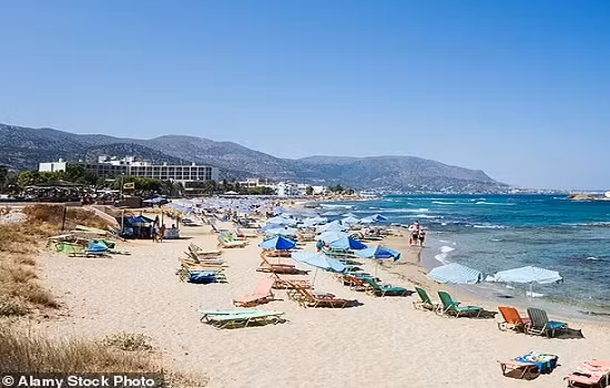 Thieu nu 16 tuoi bi cuong hiep trong nha ve sinh quan bar