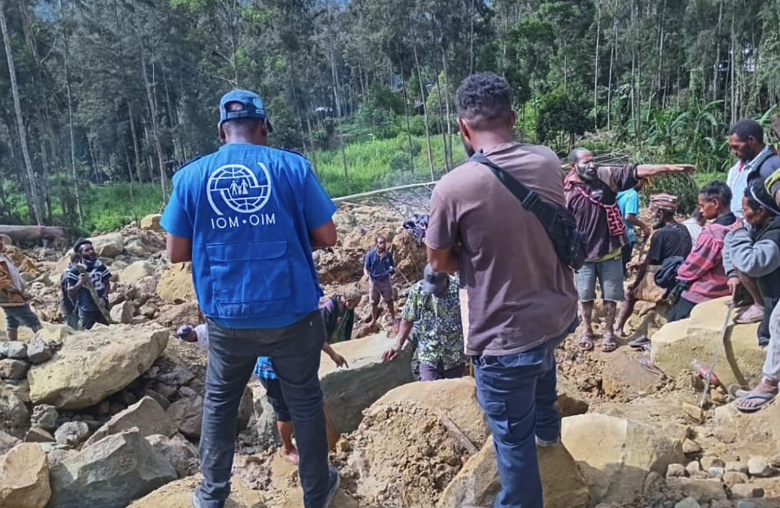 Hãi hùng hiện trường lở đất hơn 670 người chết ở Papua New Guinea - Hình 3 Hai hung hien truong lo dat hon 670 nguoi chet o Papua New Guinea-Hinh-3