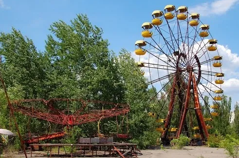 5. Công viên giải trí Chernobyl, Ukraine. Công viên giải trí Pripyat là biểu tượng của thảm họa Chernobyl, một trong những vụ tai nạn hạt nhân thảm khốc nhất thế giới từng chứng kiến. Công viên ngày nay đã bị bỏ hoang.